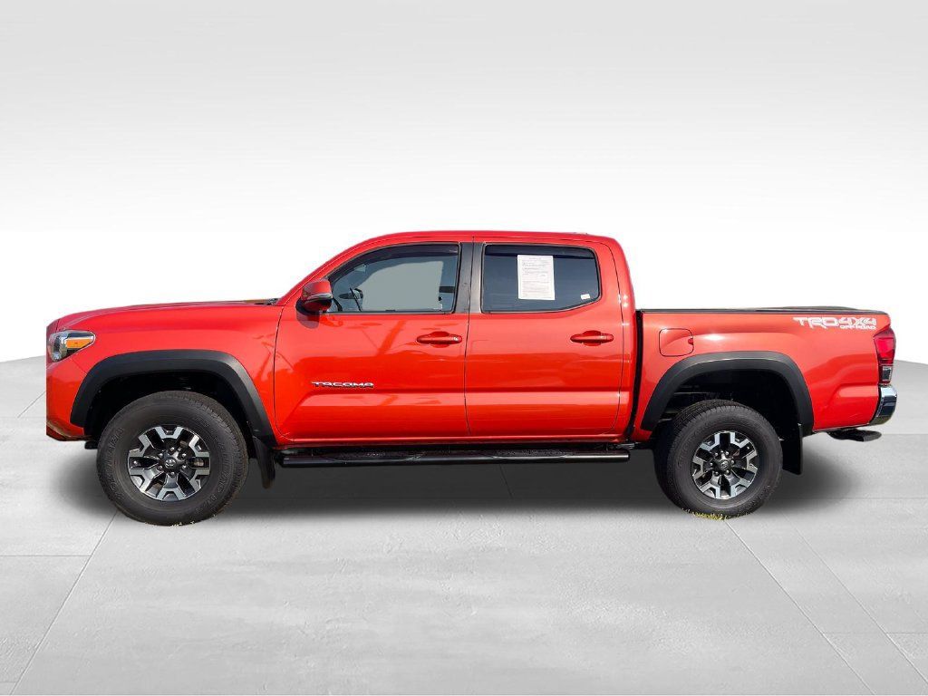 Used 2017 Toyota Tacoma TRD Off-Road w/ Tow Package (A/T) AWD/4WD image 2