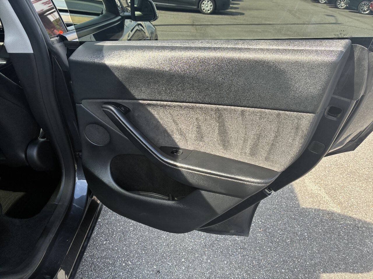 Used 2024 Tesla Model Y Long Range AWD/4WD image 15