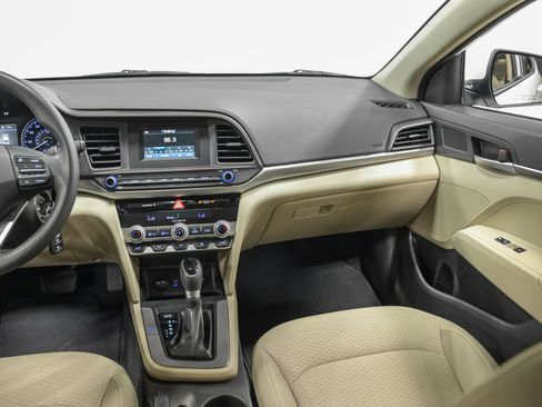 Used 2020 Hyundai Elantra SE FWD image 31