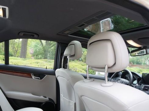 Used 2010 Mercedes-Benz C 300 Sedan image 16