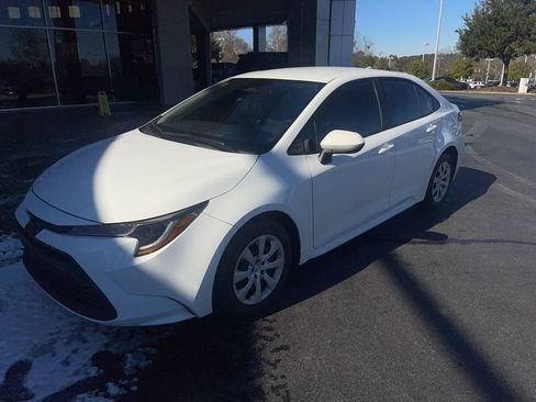 Used 2024 Toyota Corolla LE image 2