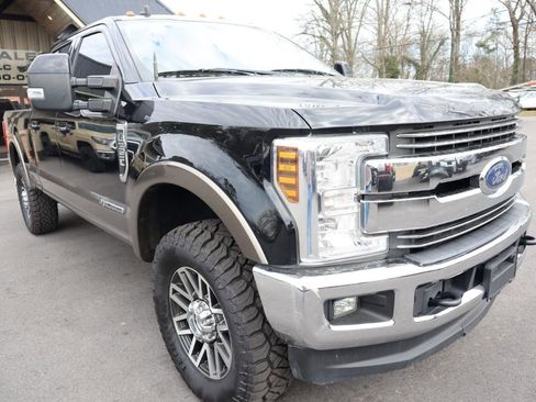 Used 2019 Ford F350 Lariat image 3