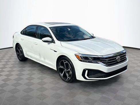 Used 2020 Volkswagen Passat 2.0T R-Line image 4