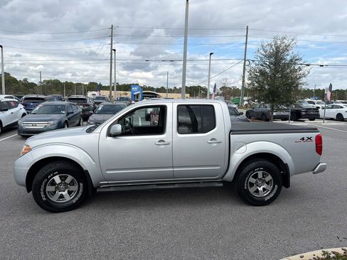 Used 2010 Nissan Frontier PRO-4X w/ Pro-4x Value Truck Pkg image 4