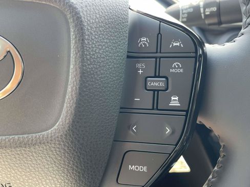 Used 2026 Toyota Prius FWD image 21