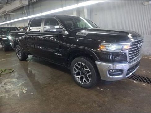 Used 2025 RAM 1500 Laramie AWD/4WD image 3