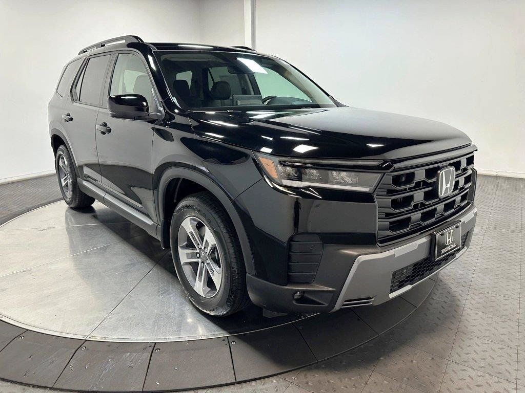 New 2026 Honda Pilot Touring image 2
