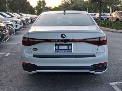New 2026 Volkswagen Jetta SE FWD image 4