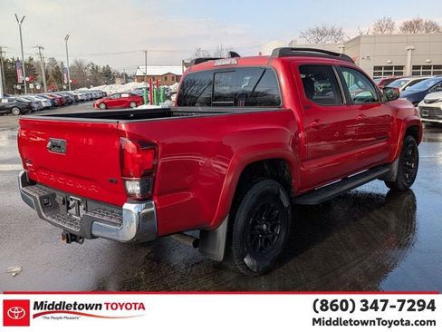 Certified 2022 Toyota Tacoma SR5 AWD/4WD image 3