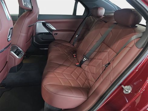 Certified 2023 BMW 760i xDrive w/ Executive Package image 12