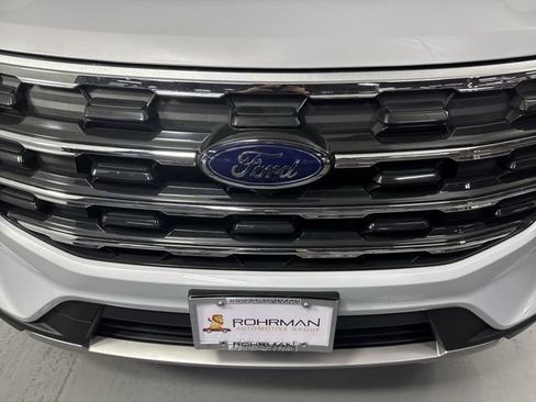 Used 2026 Ford Explorer Active AWD/4WD image 27