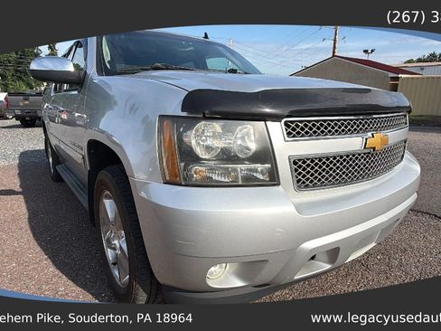 Used 2012 Chevrolet Avalanche LTZ AWD/4WD image 25