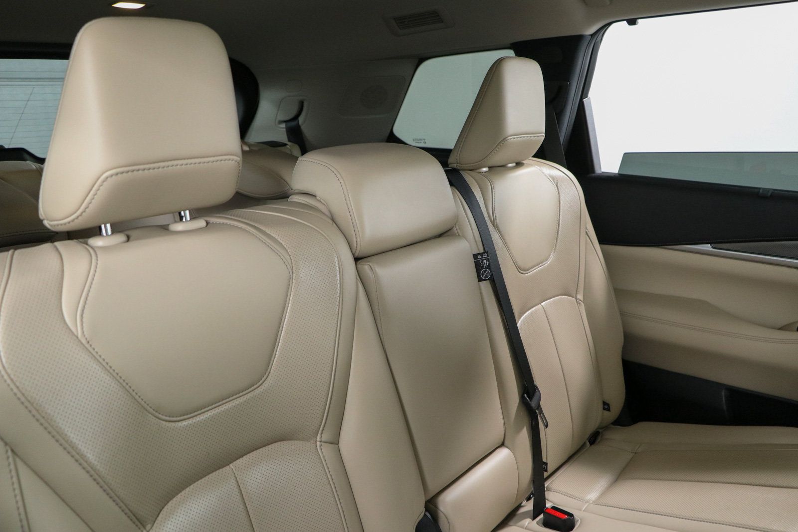 Used 2023 INFINITI QX60 Luxe w/ Performance Audio Package AWD/4WD image 30