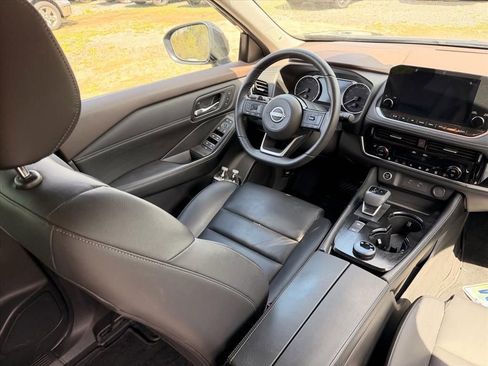 Used 2023 Nissan Rogue SL w/ SL Premium Package image 8