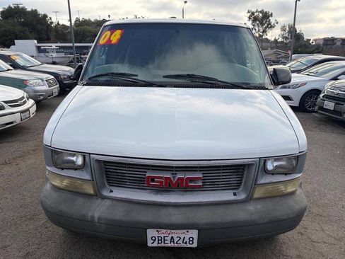 Used 2004 GMC Safari w/ Seat Package RWD image 2
