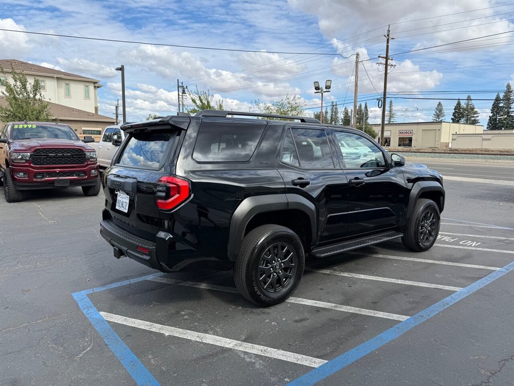 Used 2025 Toyota 4Runner SR5 AWD/4WD image 5
