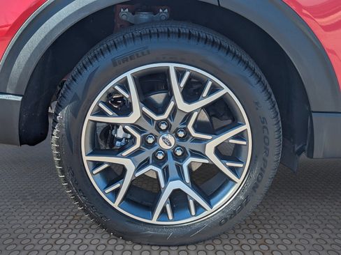 Used 2025 Ford Explorer Platinum w/ Ultimate Package image 10