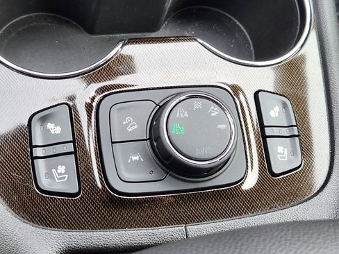 Used 2023 GMC Acadia AT4 w/ Technology Package image 25