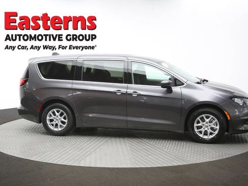 Used 2023 Chrysler Voyager LX image 46
