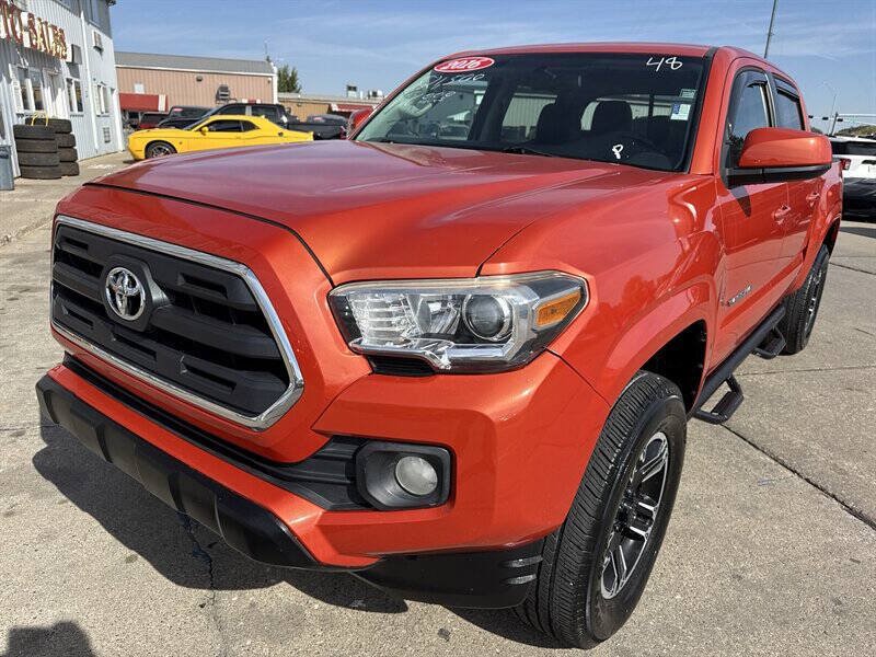 Used 2016 Toyota Tacoma SR5 w/ Towing Package AWD/4WD image 1