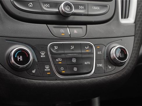 Used 2024 Chevrolet Malibu LT image 23