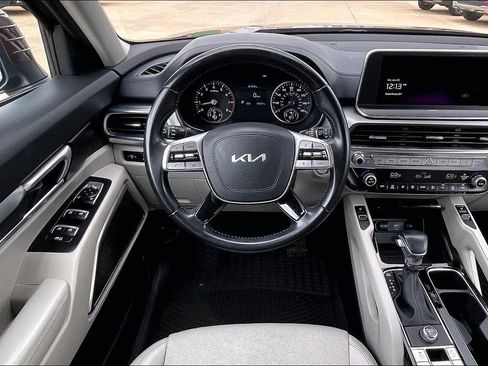 Used 2022 Kia Telluride S FWD image 5