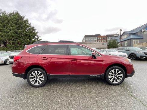 Used 2016 Subaru Outback 3.6R Limited image 9