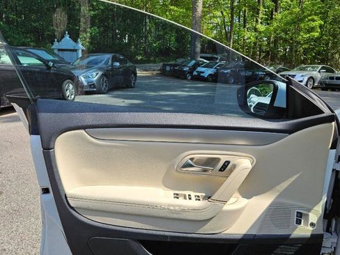 Used 2012 Volkswagen CC Sport image 11