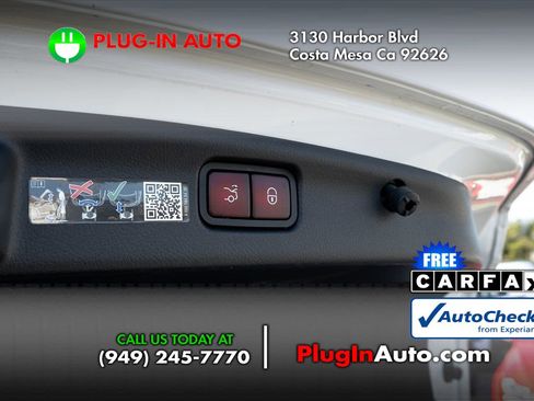 Used 2024 Mercedes-Benz C 300 Sedan image 12