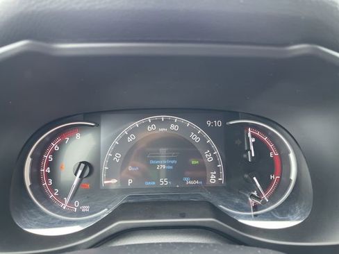 Used 2023 Toyota RAV4 LE AWD/4WD image 16
