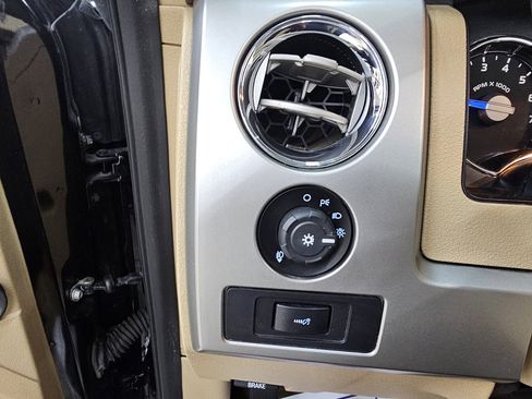 Used 2013 Ford F150 King Ranch w/ King Ranch Luxury Pkg image 36