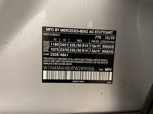 Used 2023 Mercedes-Benz GLB 250 4MATIC image 18