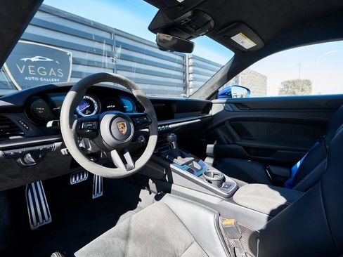 Used 2022 Porsche 911 GT3 image 2