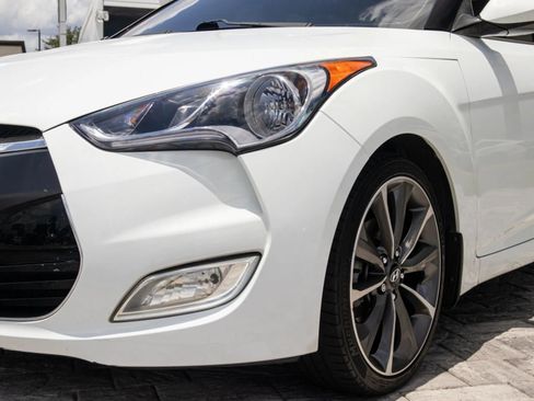 Used 2013 Hyundai Veloster w/ Style Pkg FWD image 13