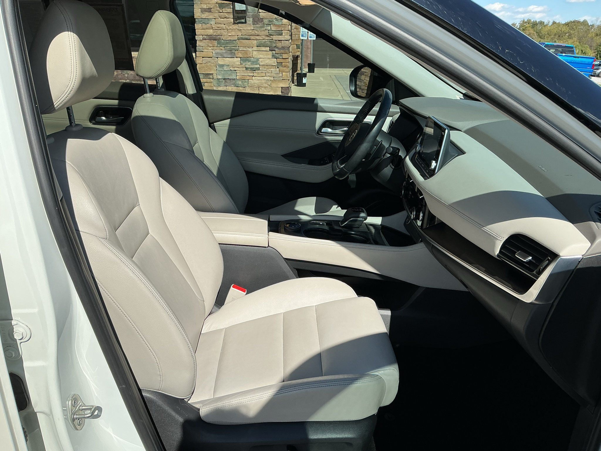 Used 2021 Nissan Rogue SL AWD/4WD image 21