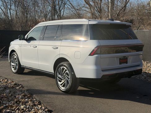 New 2026 Lincoln Navigator Reserve AWD/4WD image 3