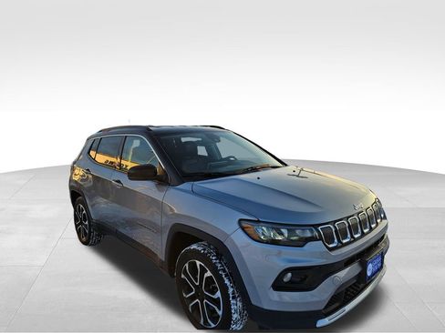 Used 2022 Jeep Compass Limited image 4