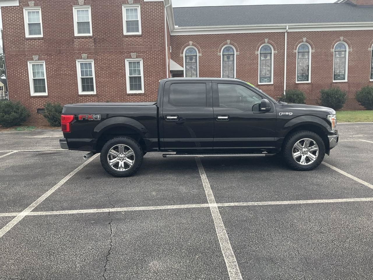 Used 2020 Ford F150 XLT w/ Equipment Group 302A Luxury AWD/4WD image 4