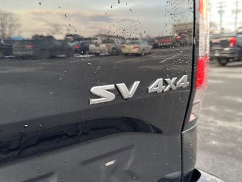 Used 2024 Nissan Frontier SV image 31