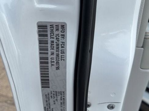 Used 2021 Jeep Cherokee Latitude Lux AWD/4WD image 31