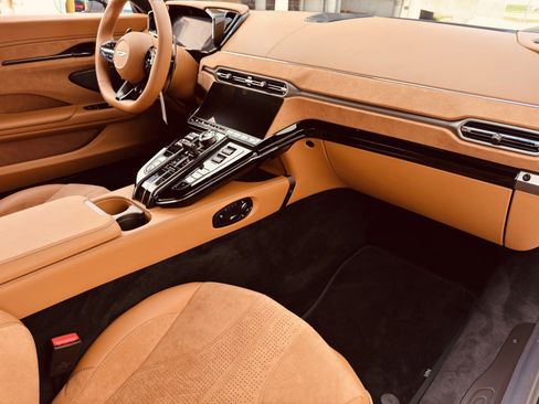 New 2025 Aston Martin V8 Vantage Coupe image 16