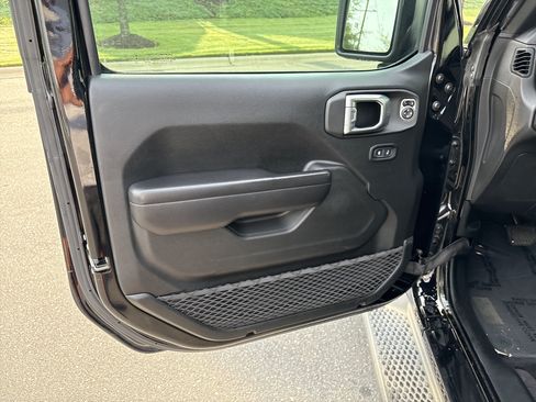 Used 2021 Jeep Wrangler Unlimited Sport AWD/4WD image 15