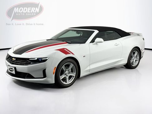 Used 2020 Chevrolet Camaro LT image 1