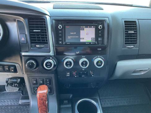 Used 2018 Toyota Sequoia Platinum image 21