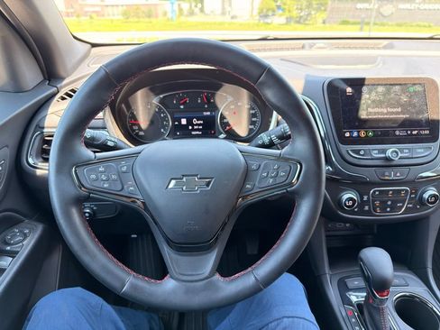 Used 2023 Chevrolet Equinox RS w/ RS Leather Package AWD/4WD image 18