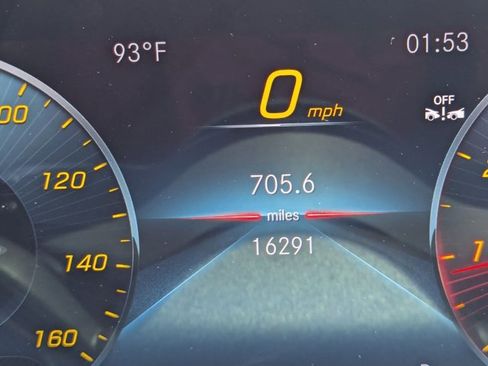 Used 2023 Mercedes-Benz GLE 350 4MATIC image 3