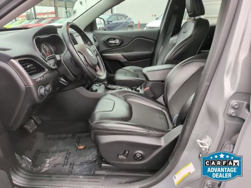 Used 2021 Jeep Cherokee Latitude Plus AWD/4WD image 14