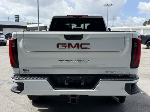 New 2026 GMC Sierra 2500 Denali w/ Denali Reserve Package AWD/4WD image 11