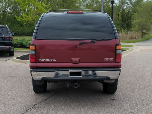 Used 2005 GMC Yukon XL SLT w/ SLT Preferred Equipment Group AWD/4WD image 7