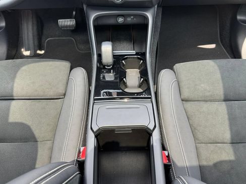 Certified 2023 Volvo XC40 Recharge Ultimate AWD/4WD image 14